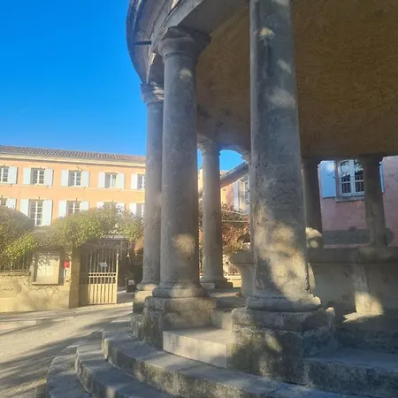 Les Fuseaux Villa *